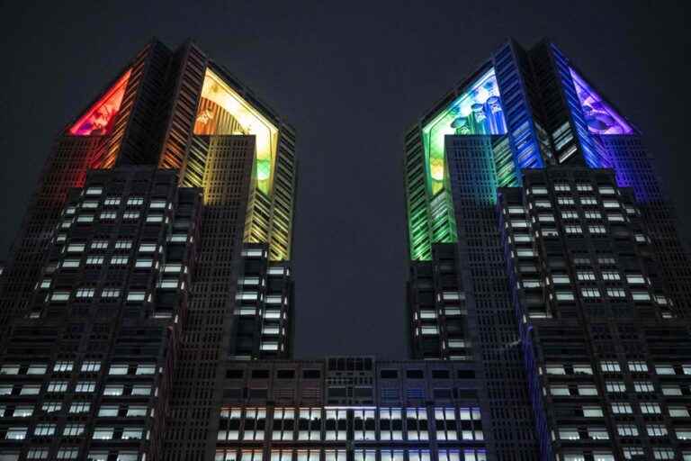 Tokyo City Hall issues first same-sex union certificates