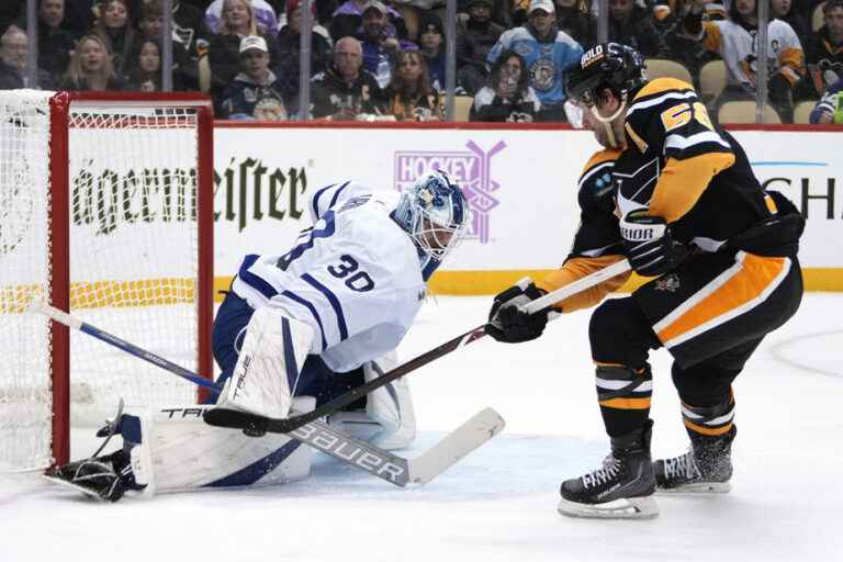 Tuesday in the NHL |  Maple Leafs beat Penguins 5-2