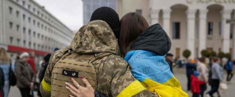 Ukraine: Zelensky visits the city of Kherson recaptured from the Russians