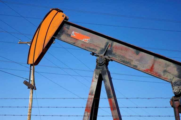 United States |  Crude oil inventories fall sharply, refineries ramp up