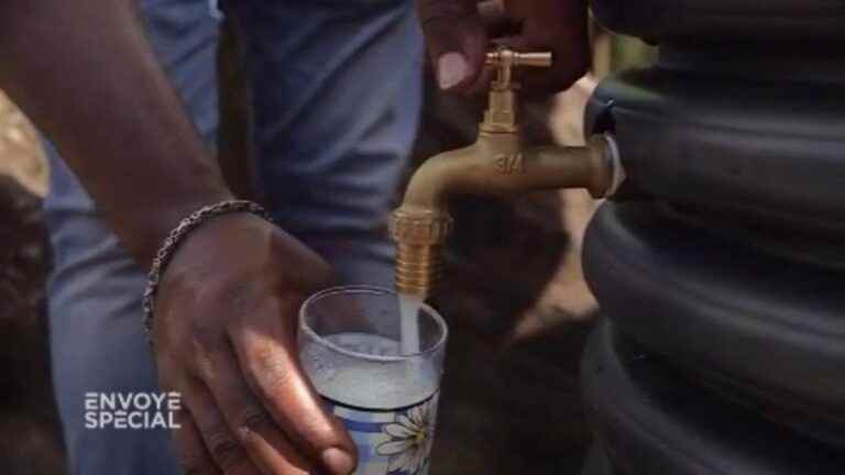 VIDEO.  In French Guiana, a “miraculous fountain” provides drinking water to a thousand people a day