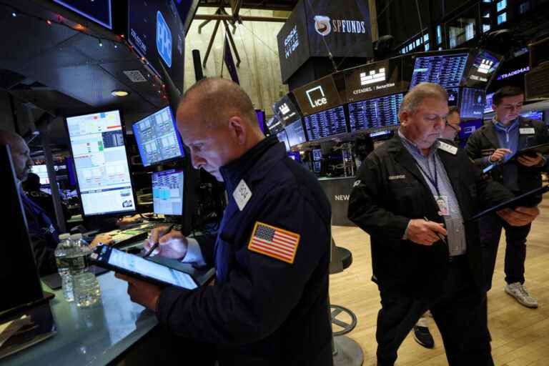 Wall Street hovers around breakeven at open as Powell waits