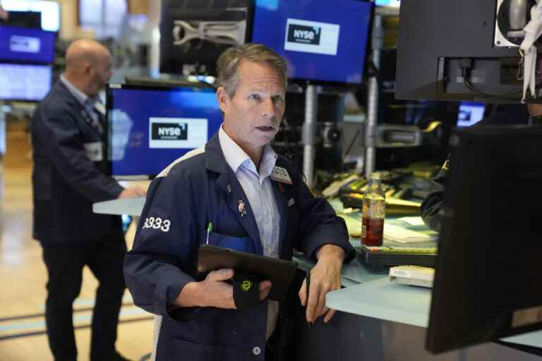 Wall Street |  Dow Jones ends stable, NASDAQ down