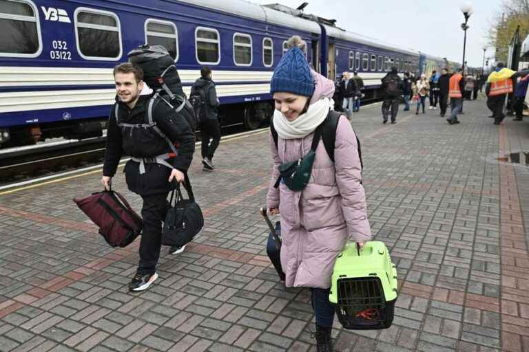 War in Ukraine |  Families reunited at the reopening of Kherson train station