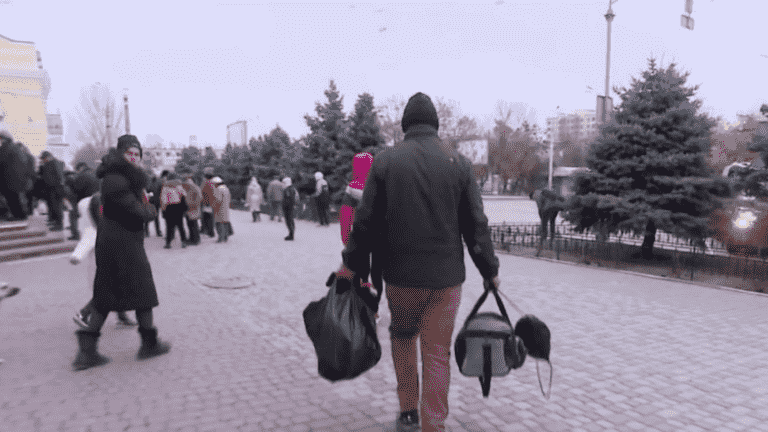 War in Ukraine: residents flee Kherson, a city liberated but still bombed