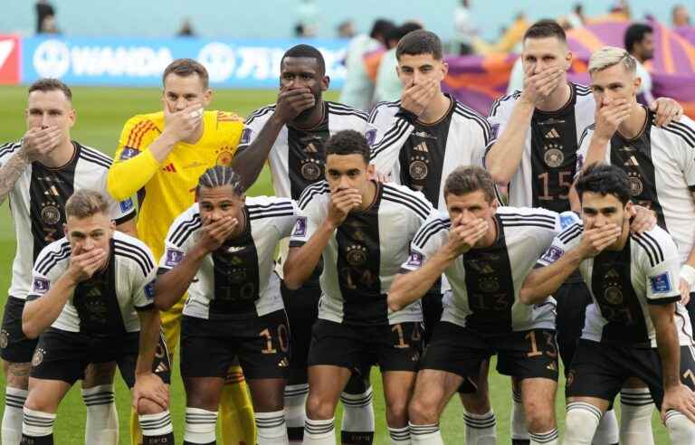 World Cup 2022 in Qatar: the Germans mimic a gag on a pre-match photo