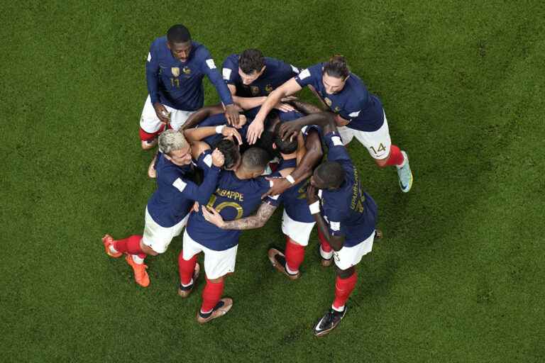 World Cup |  Defending champions, the French beat the Australians