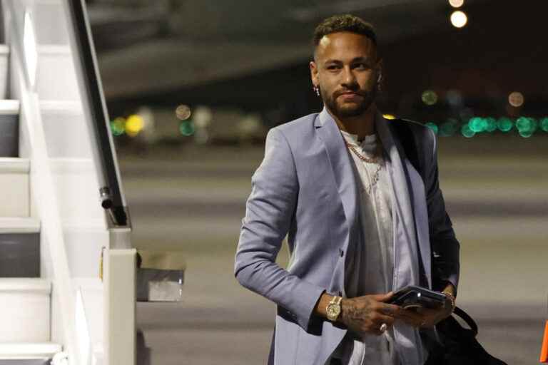 World Cup in Qatar |  The arrival of Neymar and his team greeted by a large crowd