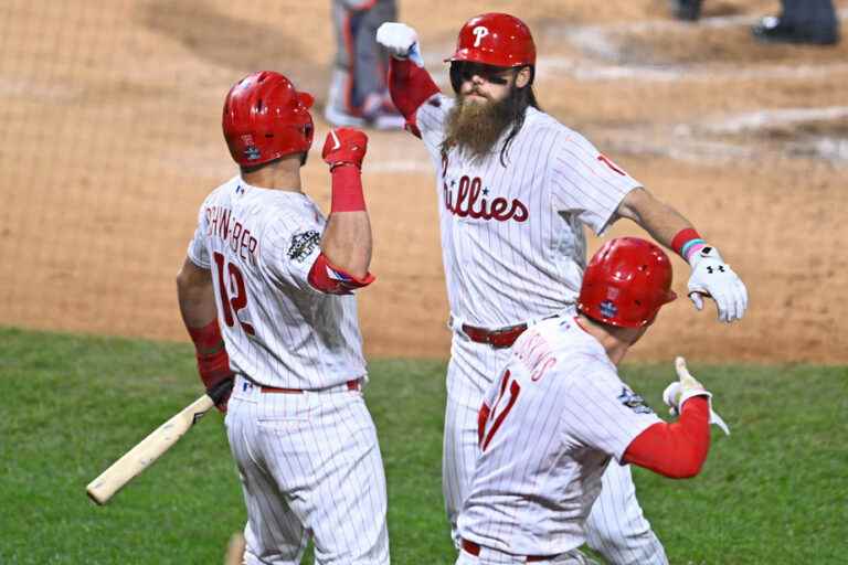 World Series |  Five homers and a 7-0 win for the Phillies