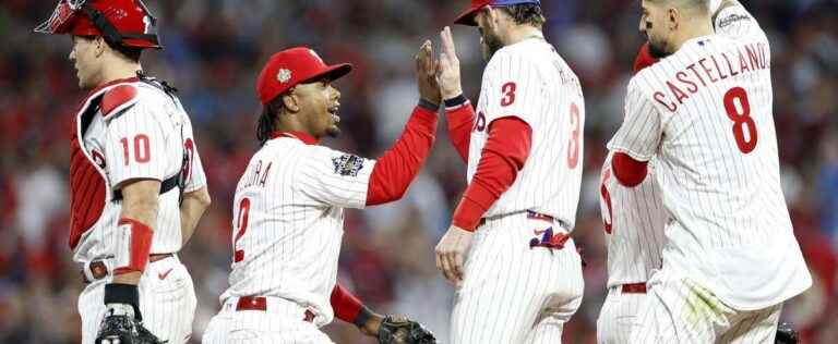 World Series: Phillies shake Astros in Game 3