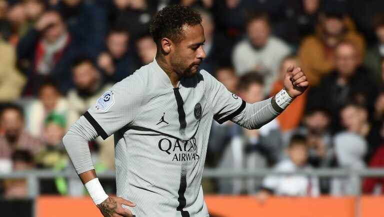 Worn by Neymar, PSG won 2 goals to 1 in Lorient