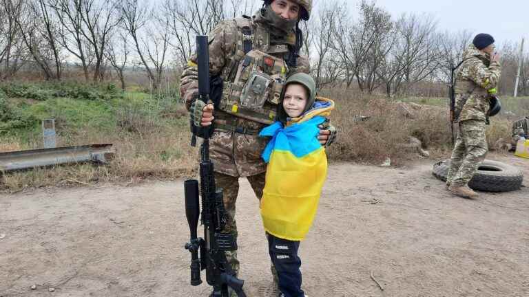 “You can’t imagine how hard it was”, the emotion of the freed inhabitants of Kherson who came to thank the army