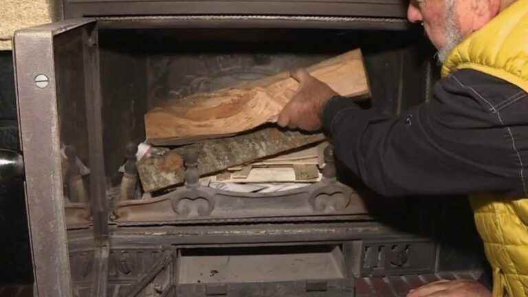 chimney sweeps overwhelmed by the renewed popularity of wood heating