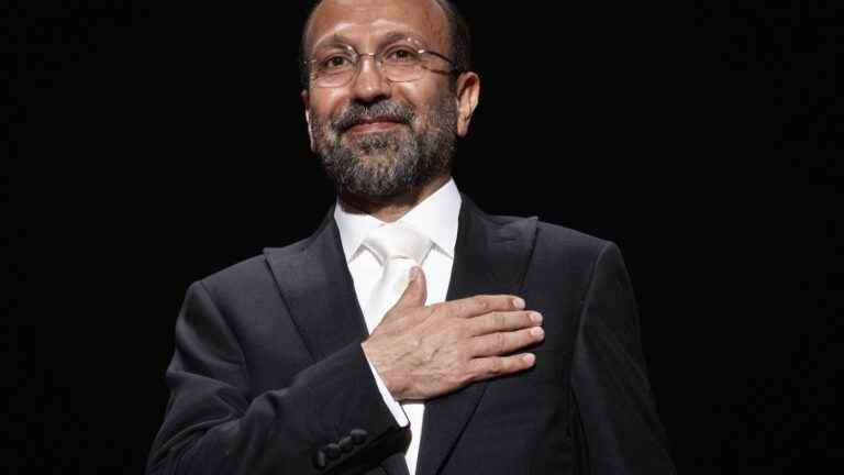 director Asghar Farhadi salutes the “courage” of the demonstrators