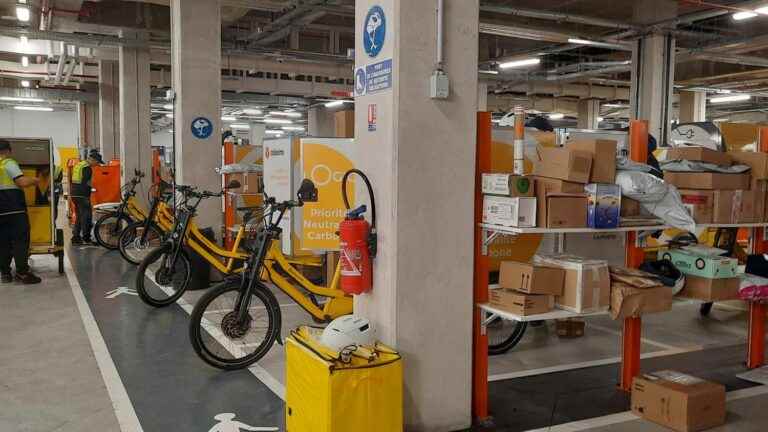 how La Poste is trying to green the last kilometers of its deliveries