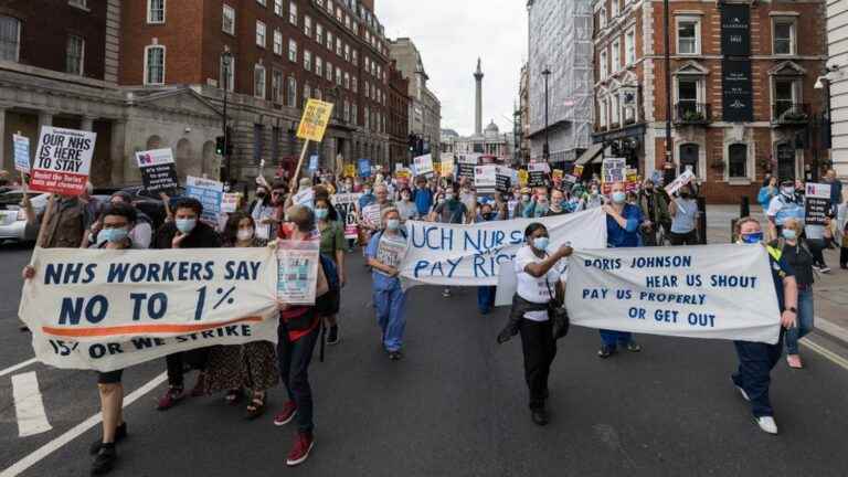 nurses go on strike, a first for 106 years