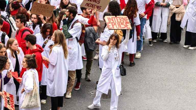 one in three medical students have thought about quitting their studies in the past few weeks, study finds