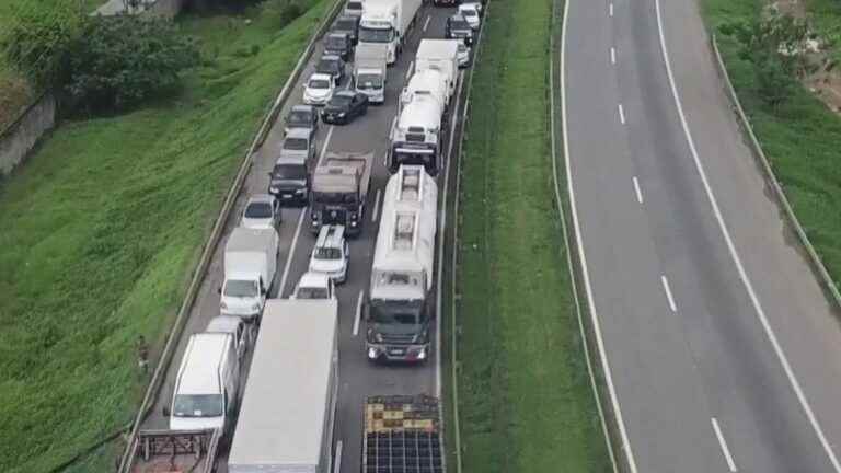 supporters of Jair Bolsonaro try to block the country’s roads