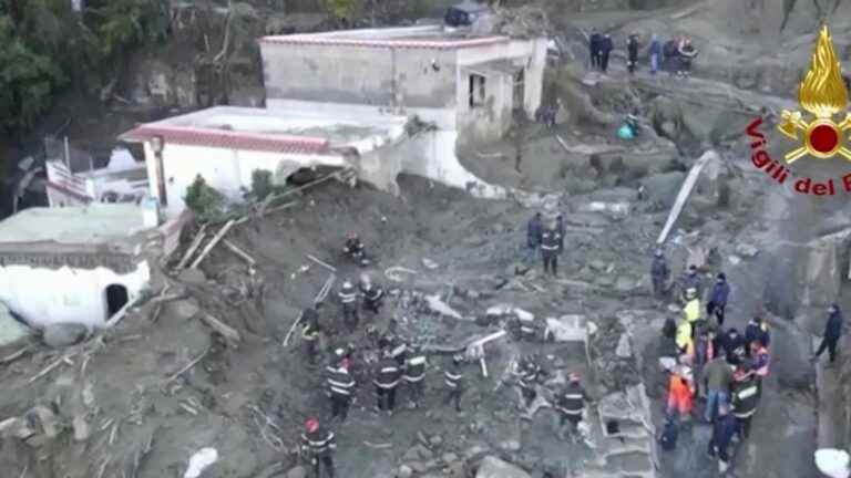 the difficult work of the relief workers following the landslide in Ischia