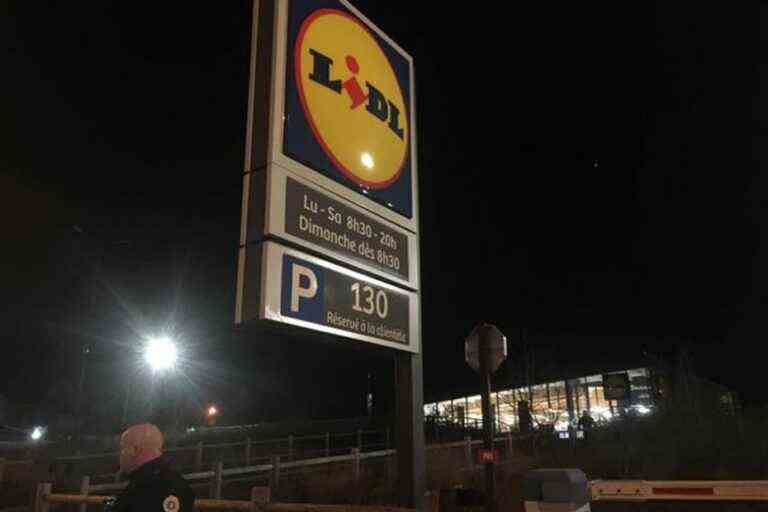 A man attacks four people with a chopper at Lidl de Jeumont