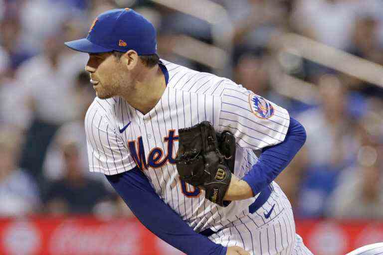 Adam Ottavino stays with the Mets for one season