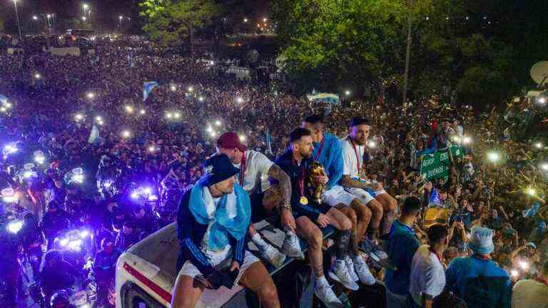 Albiceleste supporters celebrate the return of their team