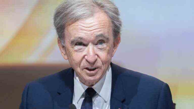 Bernard Arnault, the richest man in the world… for an hour