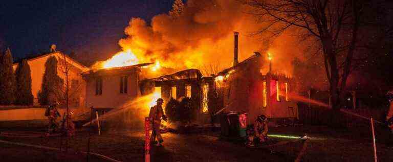 Bois-des-Filion: a house destroyed by flames