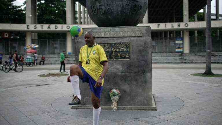 Brazilians in mourning after the death of a pillar of their history