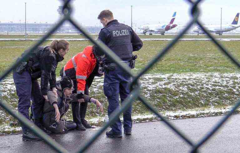 Climate change: environmental activists break into airport runways in Berlin and Munich