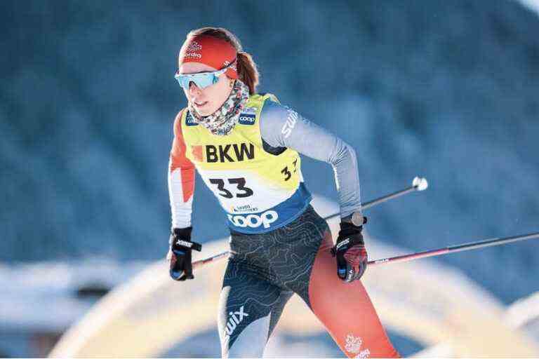 Cross-country skiing |  Katherine Stewart-Jones at the door of the top 10