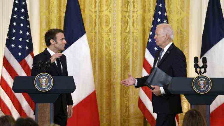 Emmanuel Macron and Joe Biden pledge to support kyiv “as long as it takes”