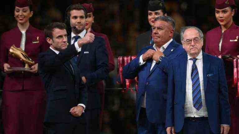 Emmanuel Macron wanted “a moment of communion” between the players and the public, assures Noël Le Graët