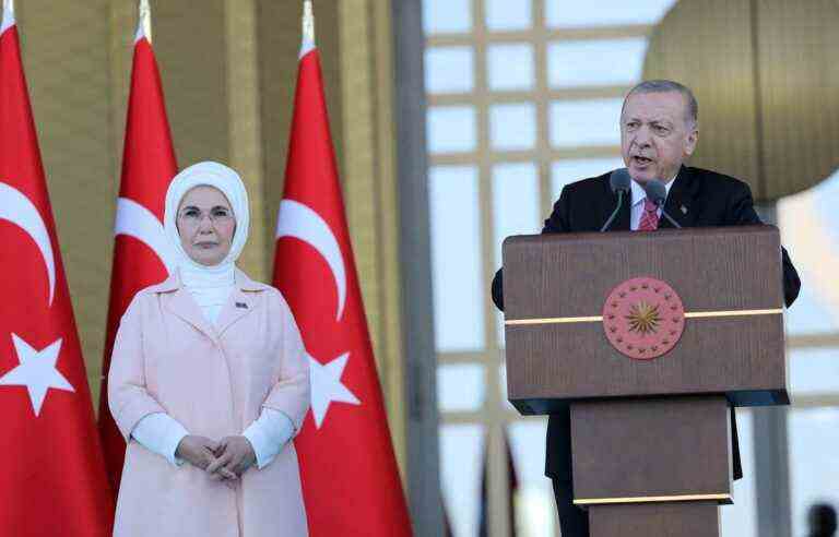 Erdogan wants to enshrine the right to wear the Islamic headscarf in the Turkish Constitution