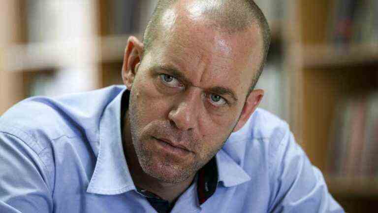 Franco-Palestinian lawyer Salah Hamouri is to be deported to France on Sunday