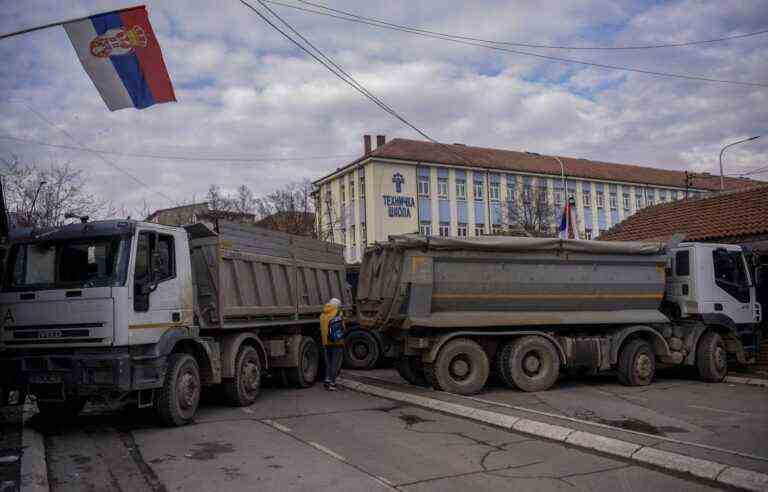 Kosovo closes its main border crossing with Serbia, Moscow supports Belgrade