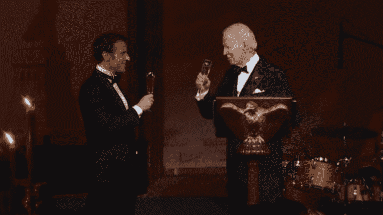 Macron and Biden show their agreement at a gala dinner