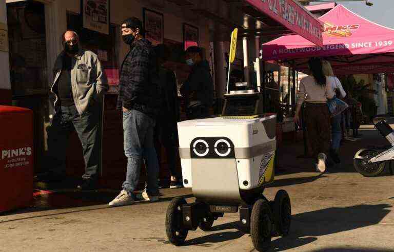 Meals are increasingly being delivered by robots in Canada