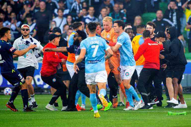 Melbourne City goalkeeper injured by supporters