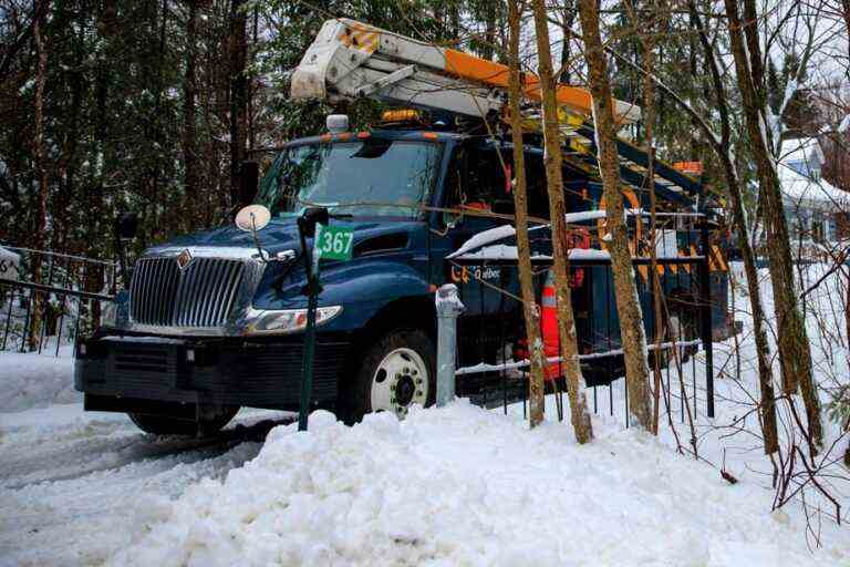 Winter Storm |  Thousands of Quebecers still in the dark, some are getting impatient