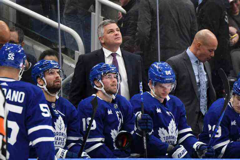 NHL |  Maple Leafs fined for traveling Dec. 26