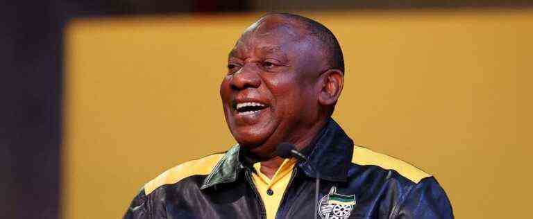 No resignation in sight of the South African president, embarrassed by a scandal