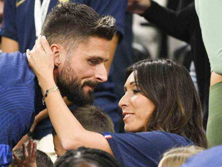 Olivier Giroud defies the ban and rushes to join his wife to exchange a fiery kiss after the France / Morocco match…