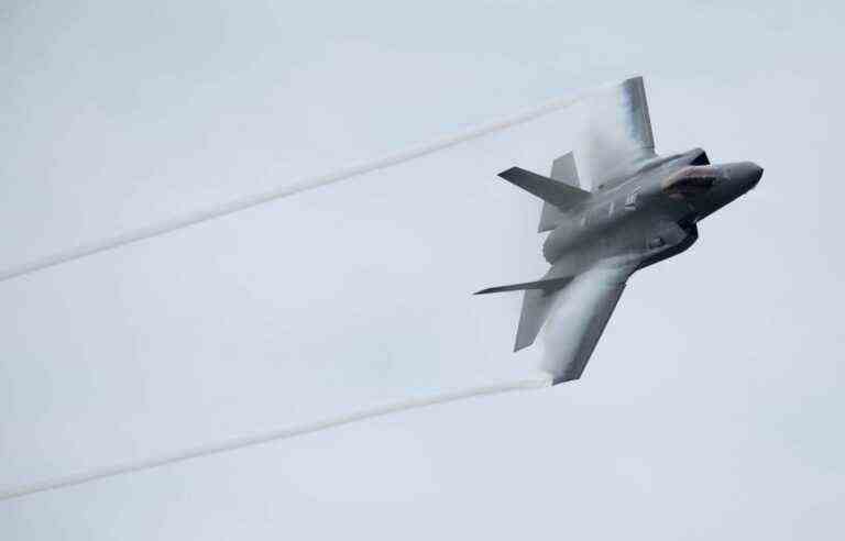 Ottawa authorizes purchase of 16 F-35 fighters, at a cost of $7 billion, sources say