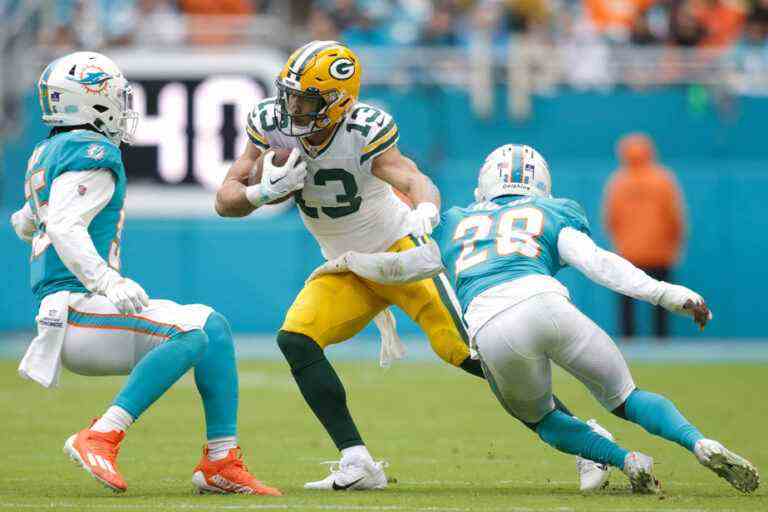 Sunday in the NFL |  Packers beat Dolphins 26-20