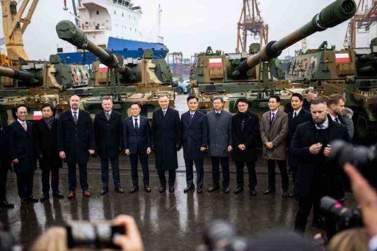 Poland receives its first South Korean tanks and howitzers