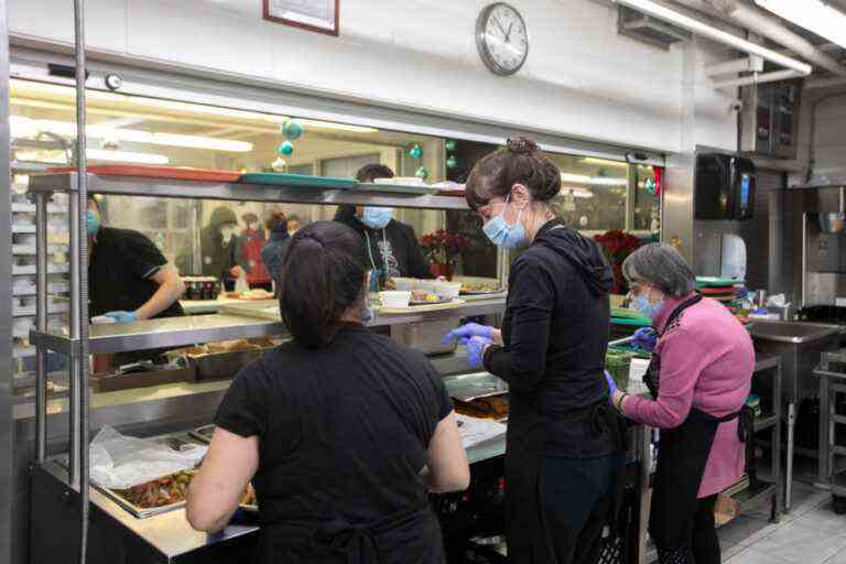 Preview in pictures |  A Christmas dinner at the Welcome Hall Mission