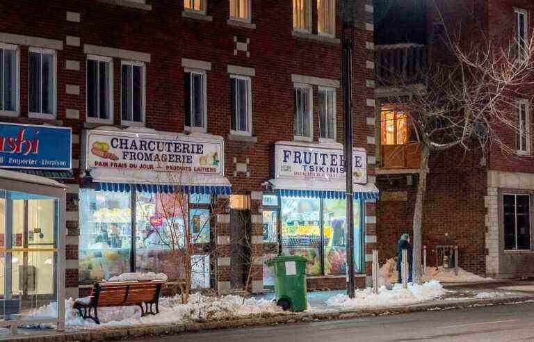 Raising of shields to protect a fruit store in Villeray