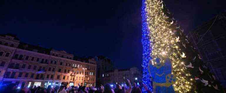 Russia will not “steal” Christmas, assures the mayor of Kyiv while inaugurating a festive tree