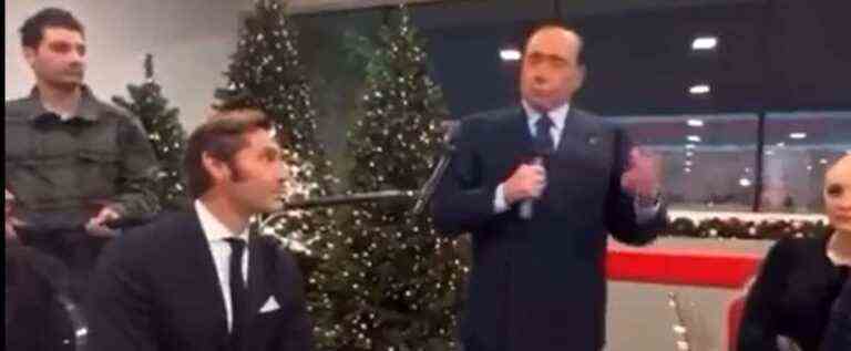 Silvio Berlusconi promises a bus of whores to motivate his players